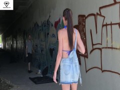Porno artista di graffiti sui muri