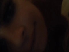 Emily Ratajkowski nuda masturbazione con la mano