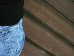 Cazzo bloccato nel culo russo puttana scale su scale